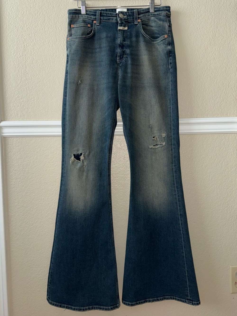 CLOSED $350 Rawlin Flare Jeans Size 30